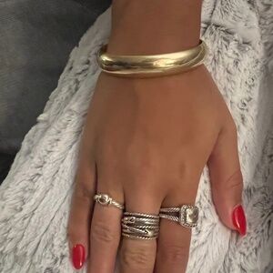 Tiffany & Co Vintage 18k gold oval bangle with hinge